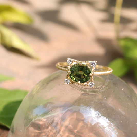 グリーンサファイヤ　指輪